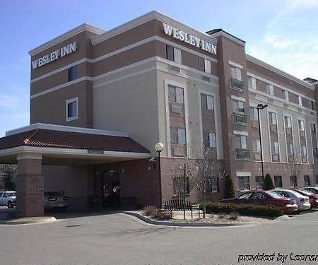 Wesley Inn Wichita Exterior photo