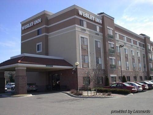 Wesley Inn Wichita Exterior photo