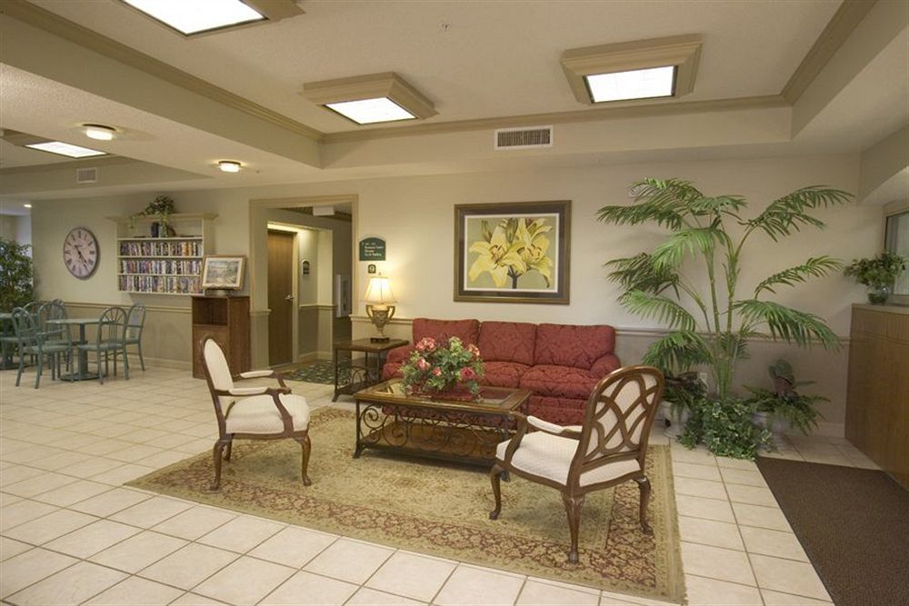 Wesley Inn Wichita Exterior photo